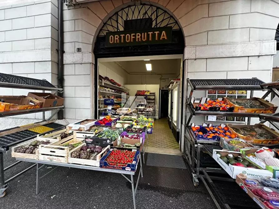 Immagine 1 di Attività commerciale in vendita  in viale venezia a Brescia