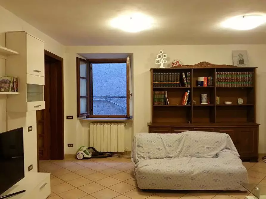 Immagine 1 di Appartamento in affitto  a Seravezza