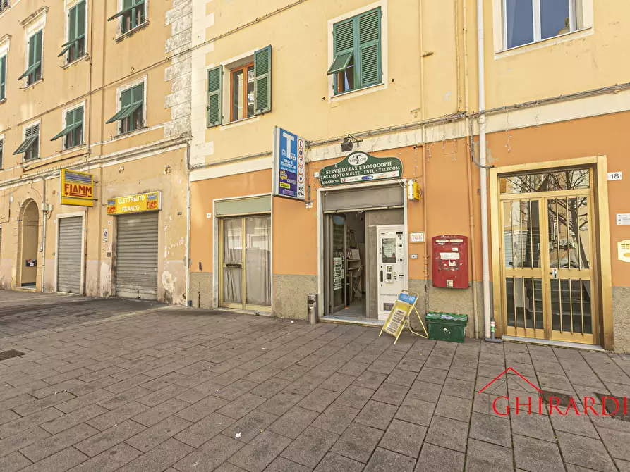Immagine 1 di Attività commerciale in vendita  in VIA PIETRO CHIESA a Genova