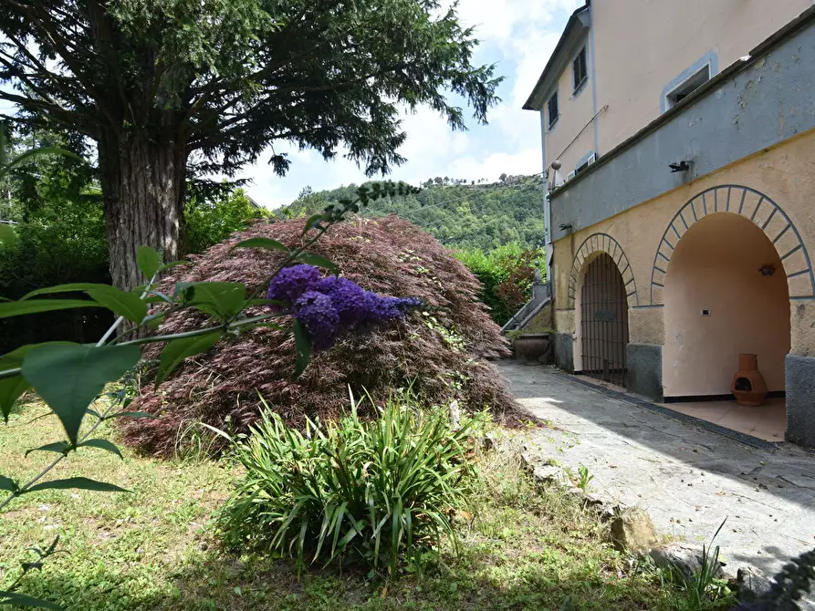 Immagine 1 di Villa in vendita  a Montoggio