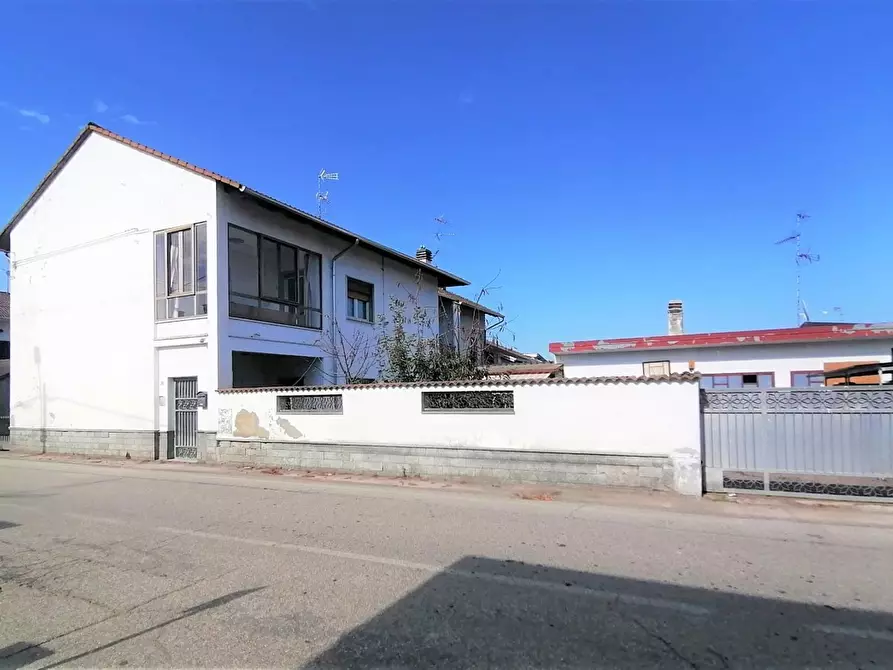Immagine 1 di Casa indipendente in vendita  a Caresana