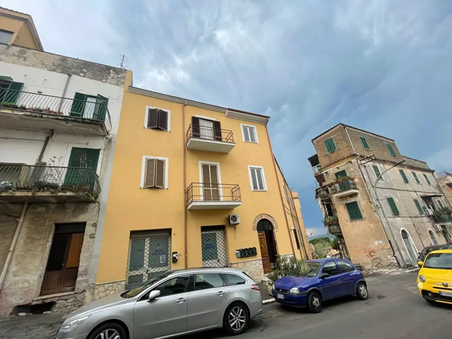 Immagine 1 di Negozio in affitto  in Corso Vittorio Emanuele a Casape