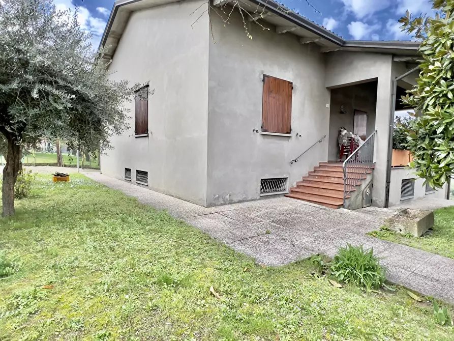Immagine 1 di Villa in vendita  in Via Tessello a Cesena