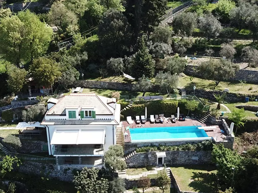 Immagine 1 di Villa in vendita  in via franco molfino camogli a Genova
