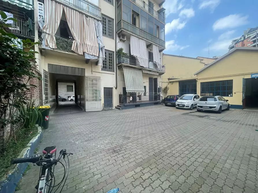 Immagine 1 di Magazzino in vendita  in Via Macerata a Torino