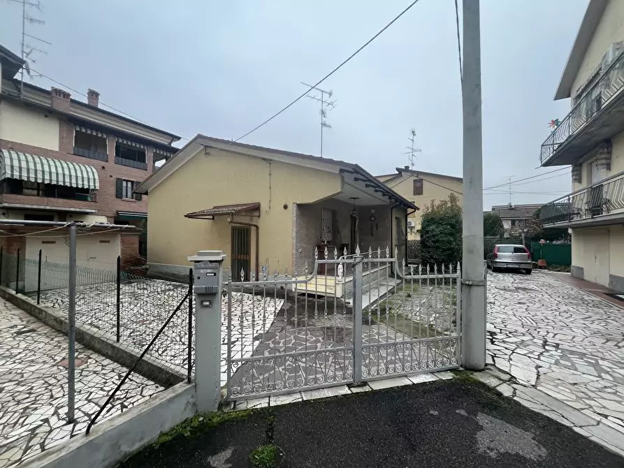 Immagine 1 di Villa in vendita  a San Martino In Rio