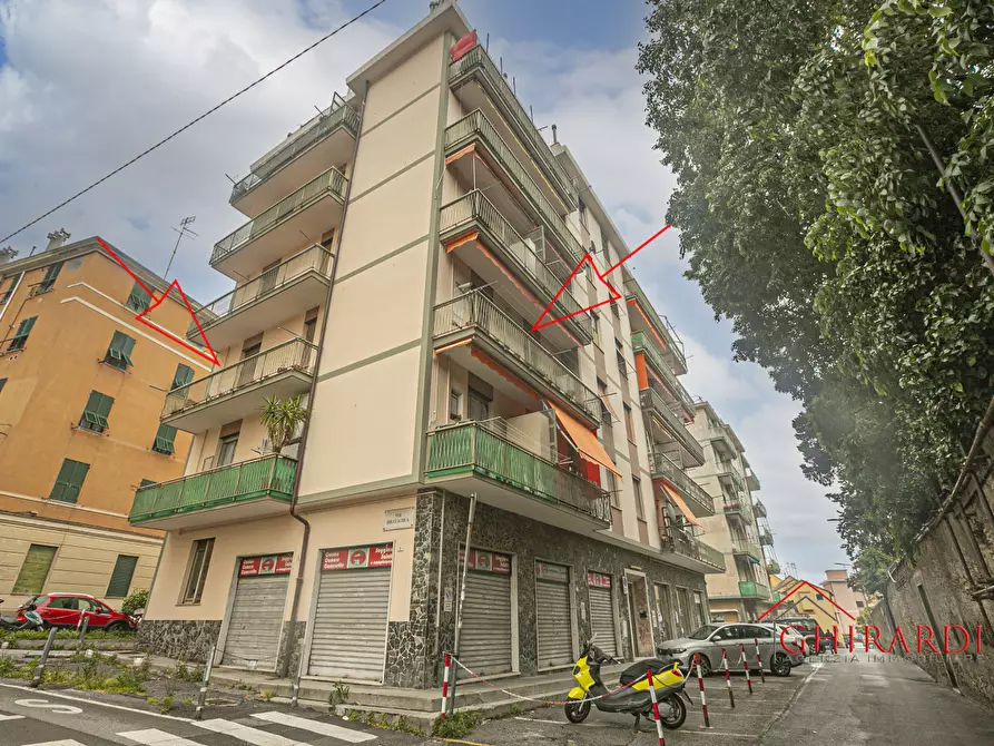 Immagine 1 di Appartamento in vendita  in VIA ALLA CHIESA DI PRA a Genova