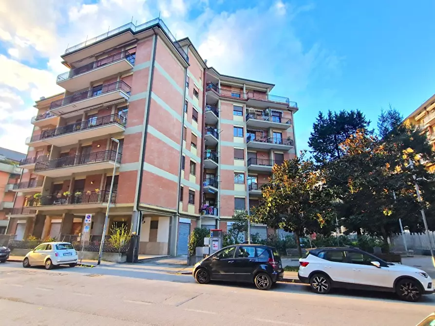 Immagine 1 di Appartamento in vendita  in Via Salvatore Pescatori a Avellino