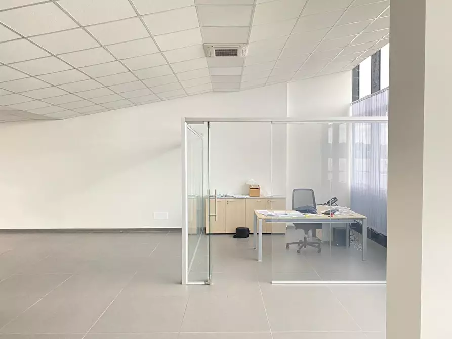 Immagine 1 di Ufficio in affitto  a Valsamoggia