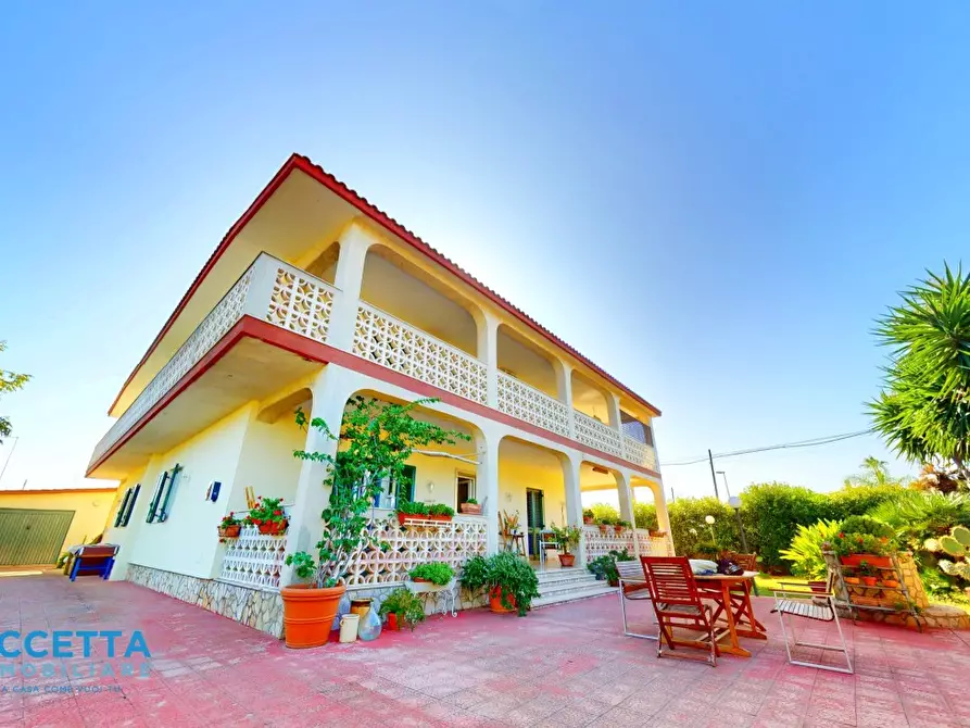 Immagine 1 di Villa in vendita  in Via Mammole a Taranto