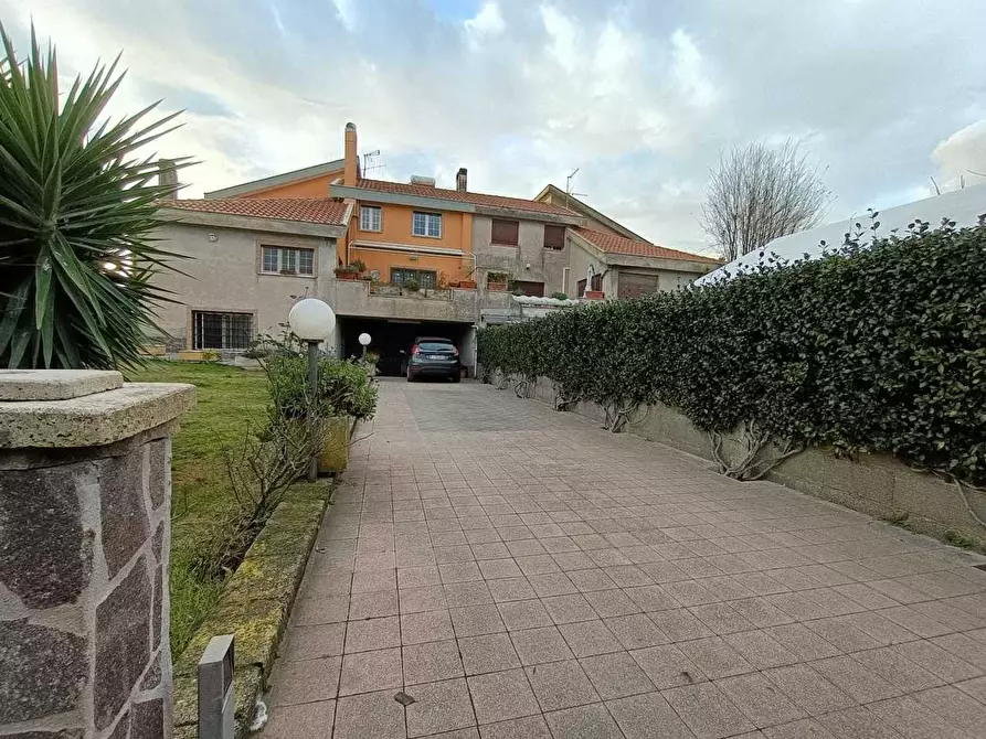 Immagine 1 di Casa indipendente in vendita  in Via Lago di Como a Nettuno