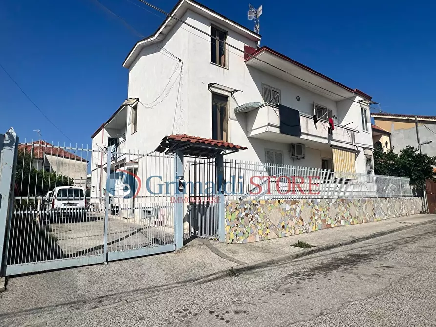 Immagine 1 di Appartamento in vendita  in Via Calore a Acerra