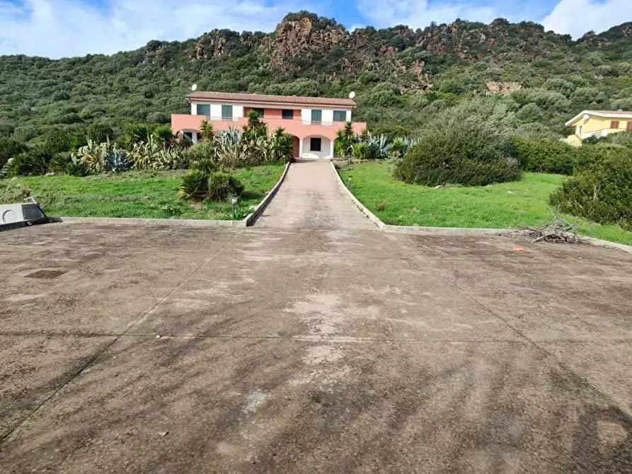 Immagine 1 di Villa in vendita  a Alghero