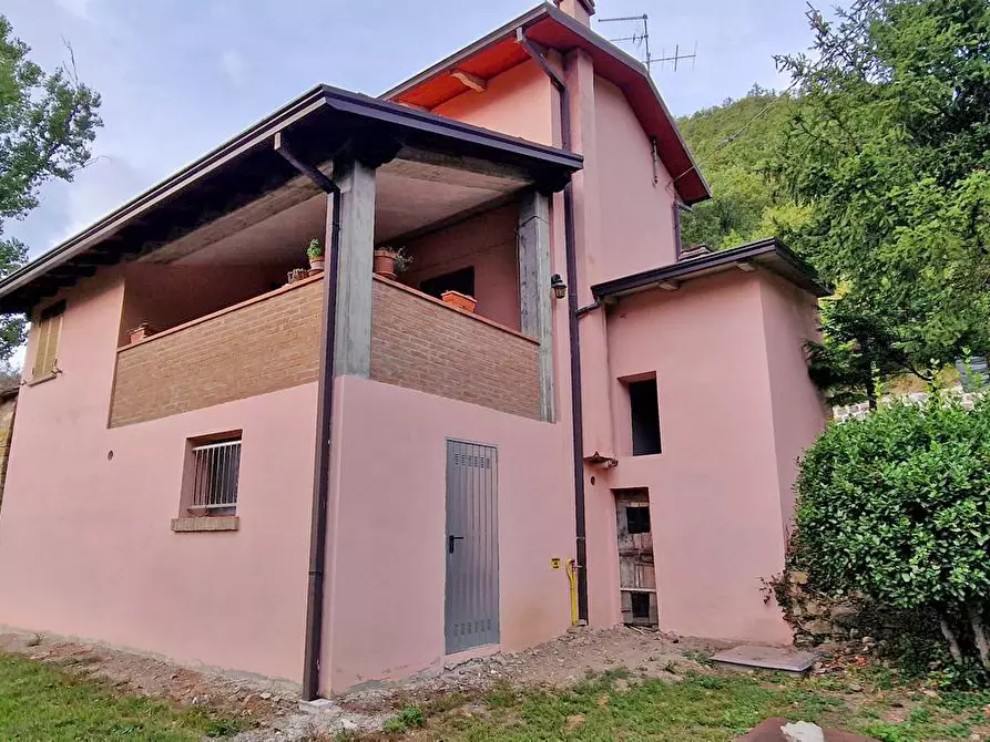 Immagine 1 di Casa indipendente in vendita  in Via Cola a Albinea
