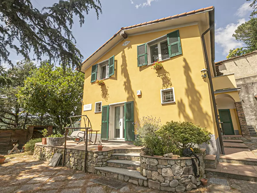 Immagine 1 di Villa in vendita  in Via privata Scanduè a Crocefieschi
