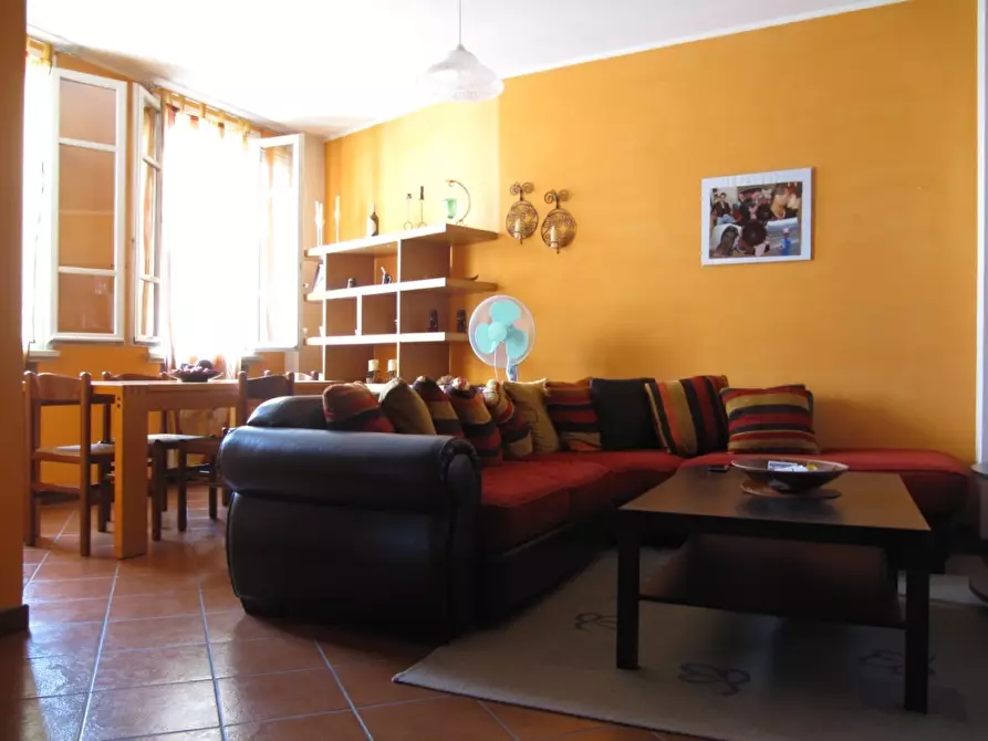 Immagine 1 di Appartamento in vendita  in Via Giuseppe Garibaldi a Viadana