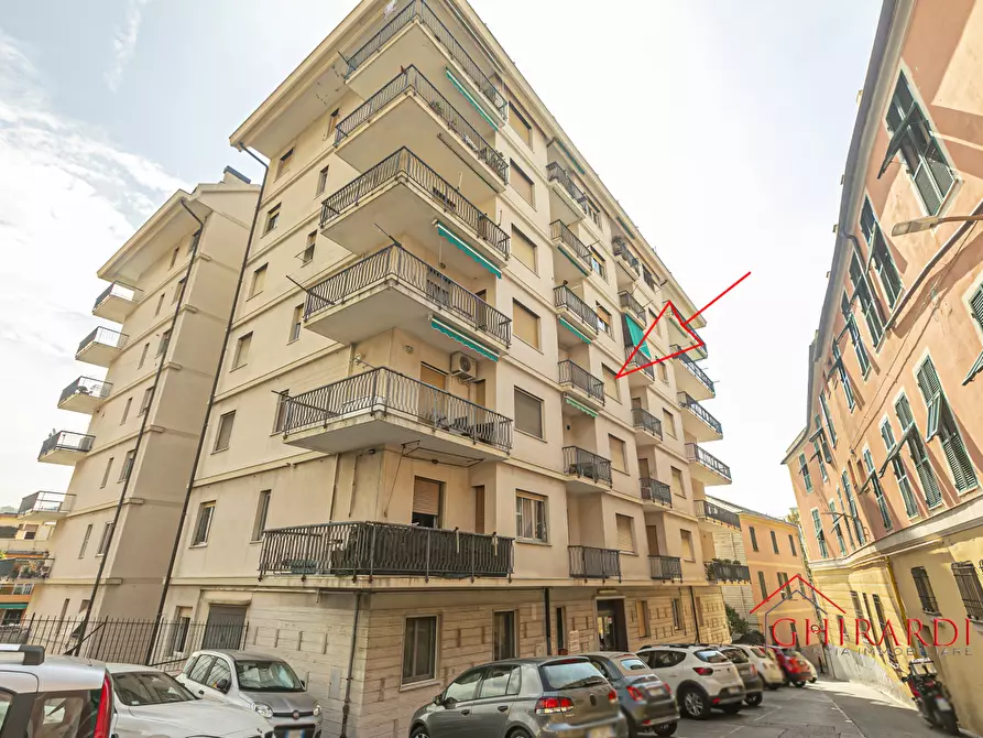 Immagine 1 di Appartamento in vendita  in VIA FRANCESCO RAVASCHIO a Genova