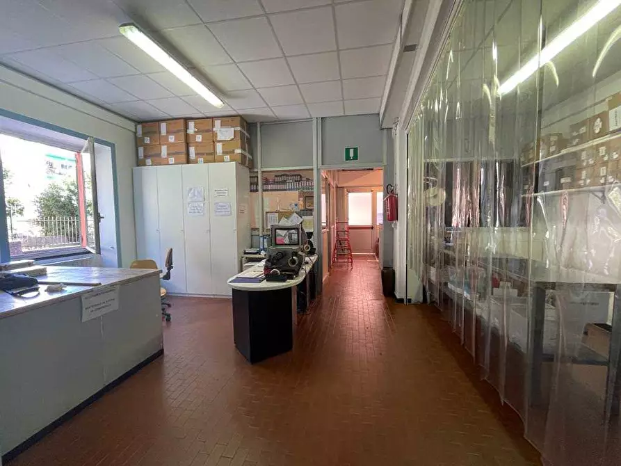 Immagine 1 di Magazzino in vendita  in Via Felice Cavallotti a Genova