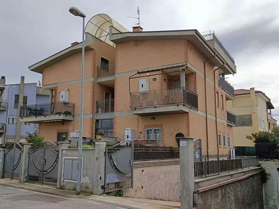 Immagine 1 di Appartamento in vendita  in via ponserico a Nettuno