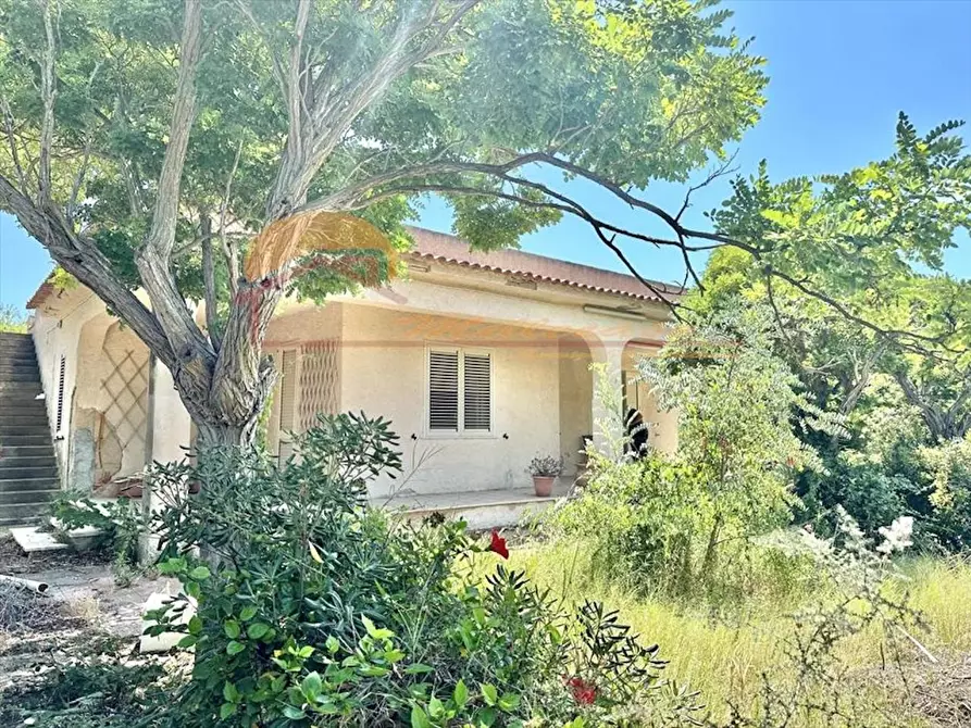 Immagine 1 di Villa in vendita  in VIA OLINDO MARINELLI a Siracusa