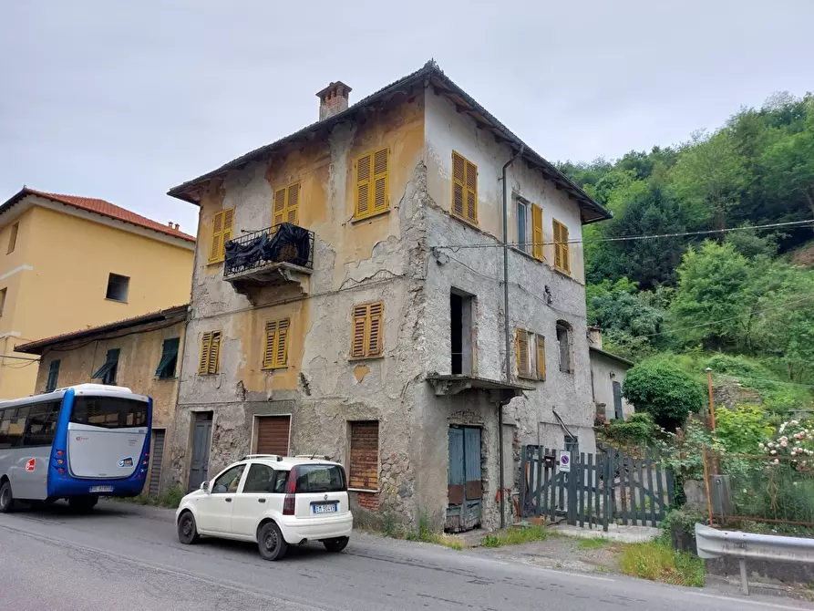 Immagine 1 di Villa in vendita  in Via Isorelle a Crocefieschi