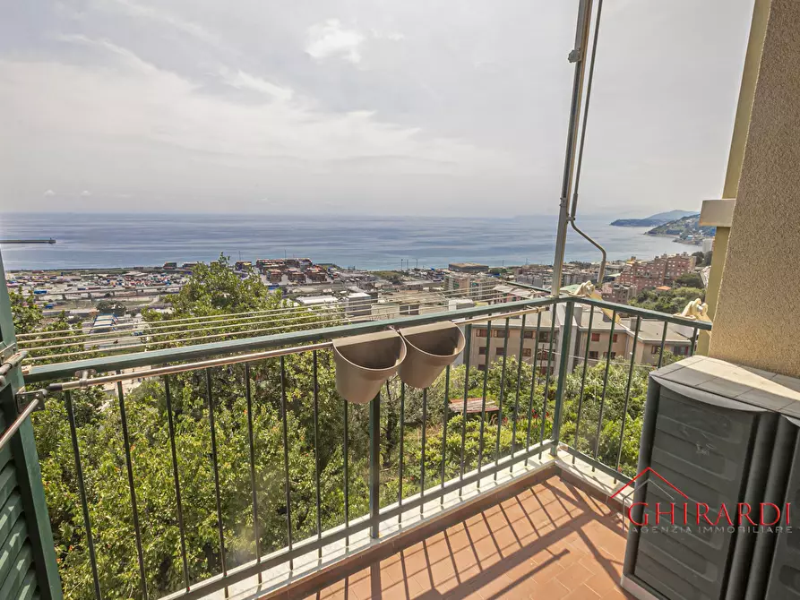 Immagine 1 di Appartamento in vendita  in VIA GAETANO SALVEMINI a Genova