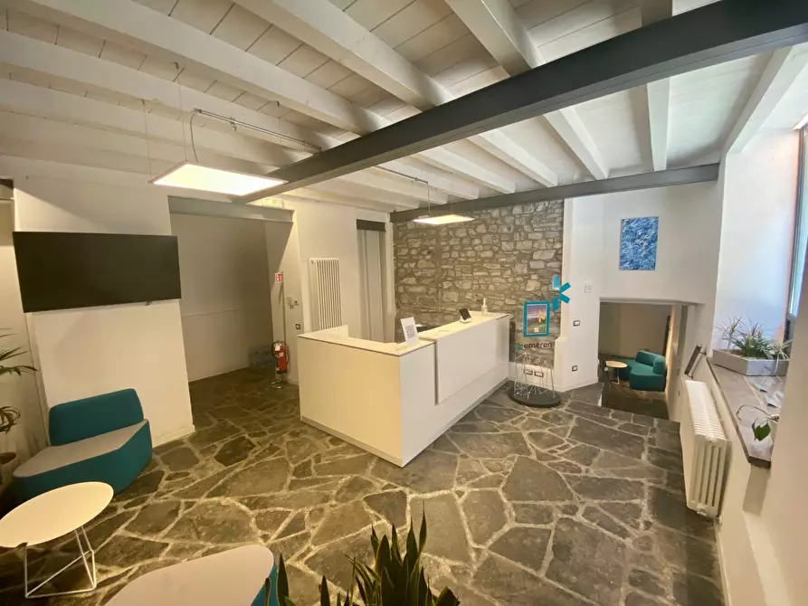 Immagine 1 di Ufficio in affitto  in Via Giuseppe Parini a Como