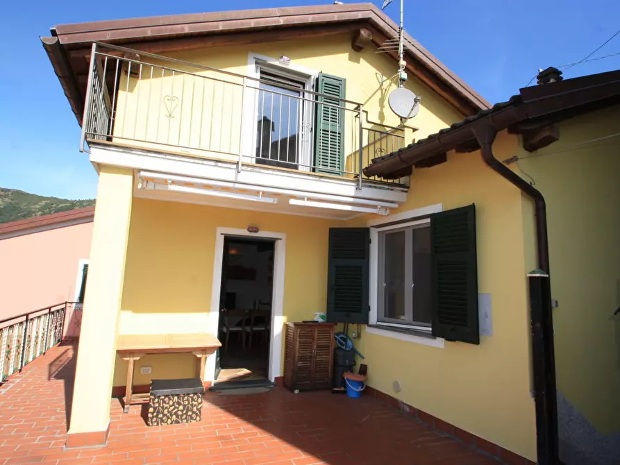 Immagine 1 di Casa indipendente in vendita  in Passo del Canto a Avegno