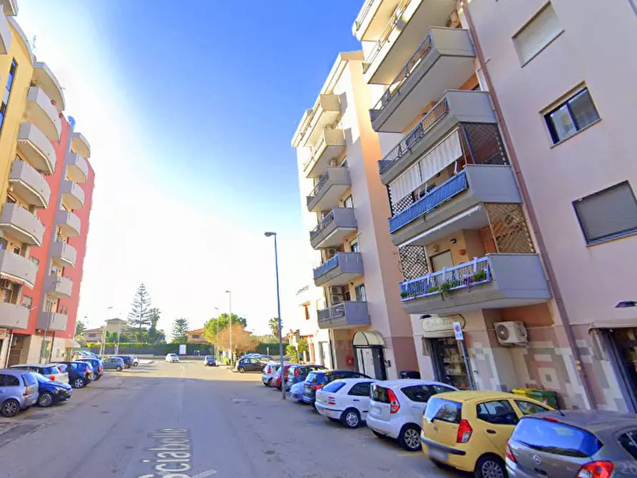 Immagine 1 di Negozio in affitto  in Via Sciabelle a Taranto