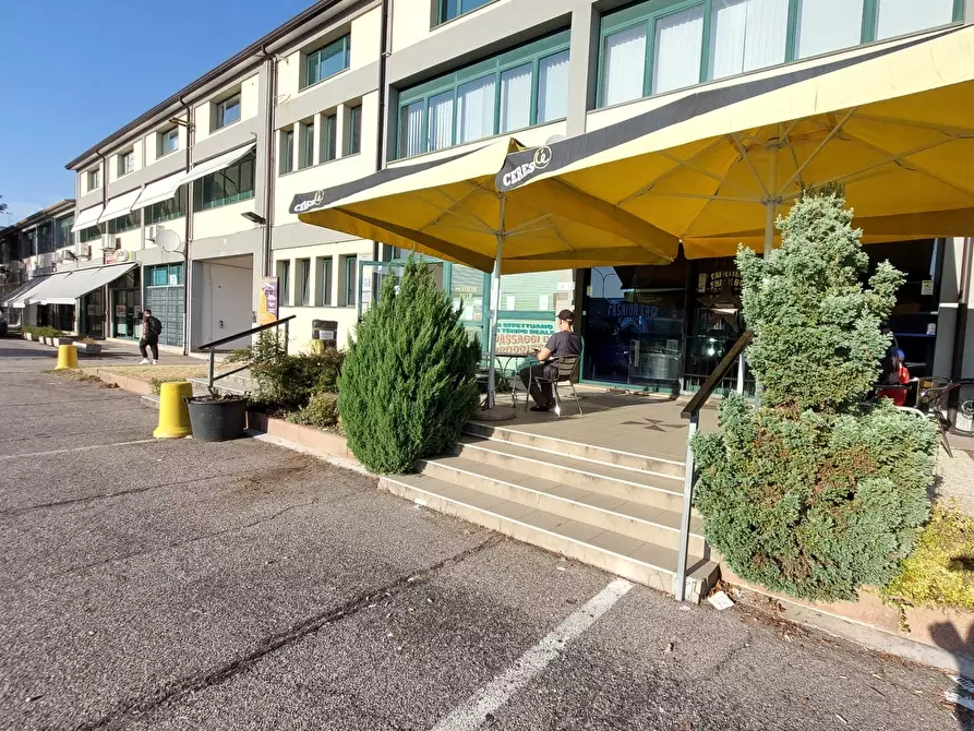 Immagine 1 di Negozio in affitto  in Via Luigi Einaudi a Rovigo