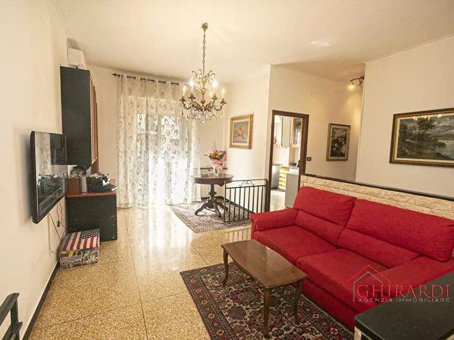 Immagine 1 di Appartamento in vendita  in PIAZZA SILVIO ARRIVABENE a Genova