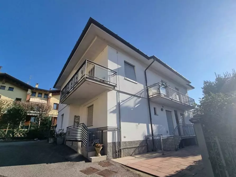 Immagine 1 di Casa indipendente in vendita  in Via Stefano Ticozzi a Como