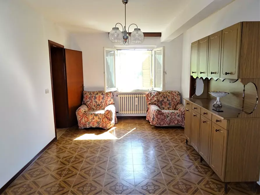 Immagine 1 di Villa in vendita  a Barchi