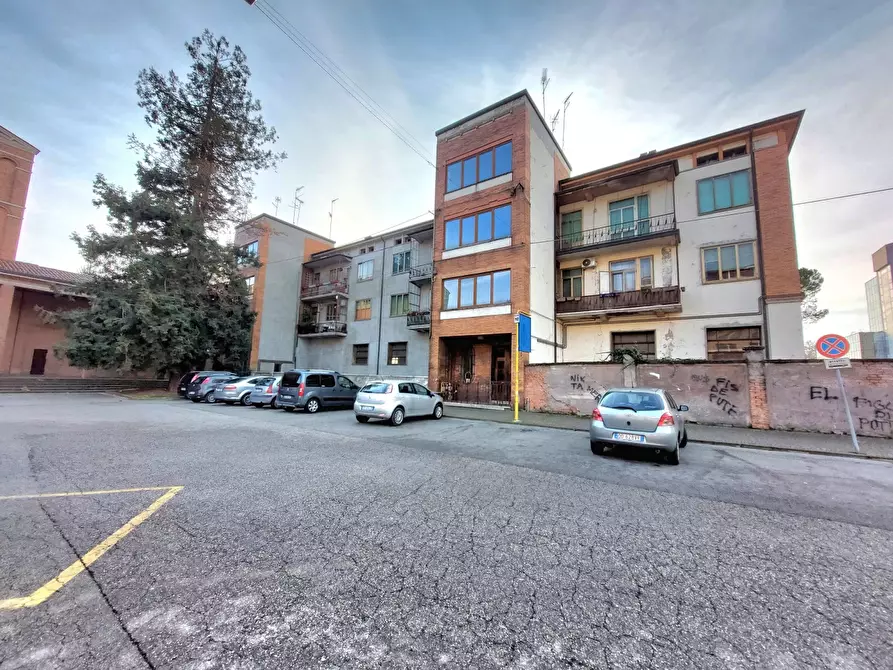 Immagine 1 di Appartamento in vendita  in Piazza Fratelli Cervi a Rovigo