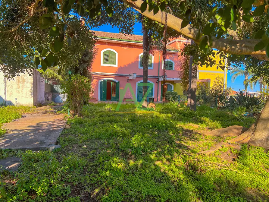 Immagine 1 di Villa in vendita  a Acireale