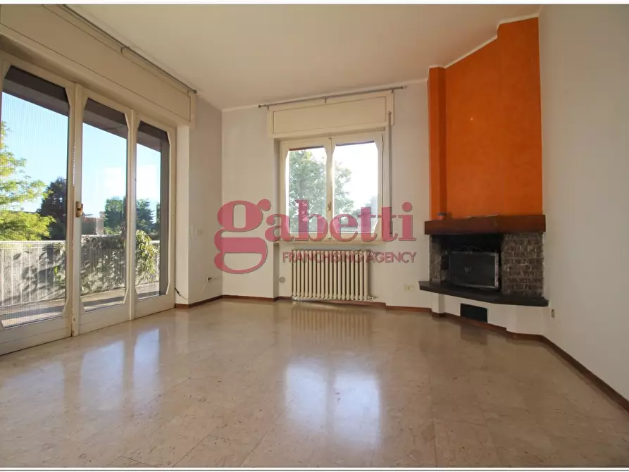 Immagine 1 di Appartamento in affitto  in Via Usellini a Arona