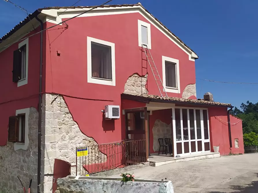 Immagine 1 di Casa indipendente in vendita  in Contrada Garifoli a Abbateggio