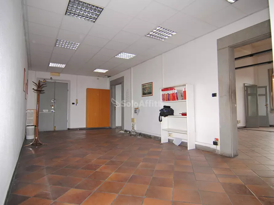Immagine 1 di Ufficio in affitto  a Livorno