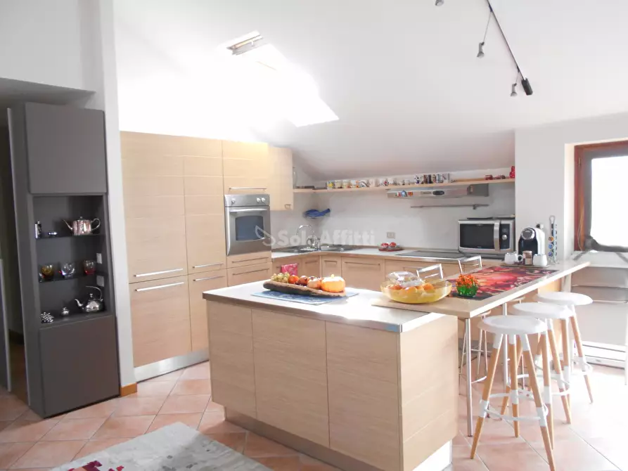 Immagine 1 di Appartamento in affitto  in Via Camillo Benso Cavour a Cantu'