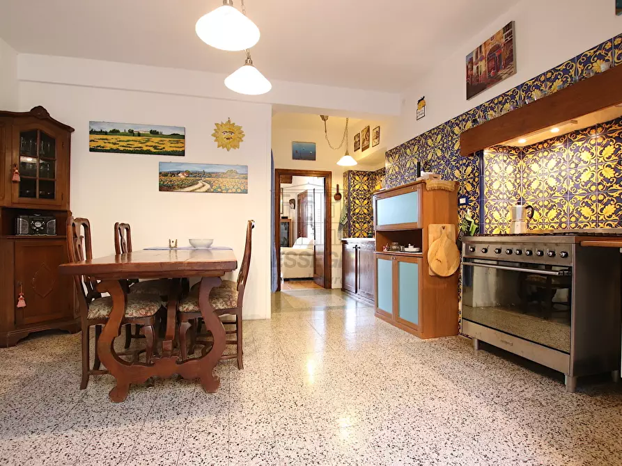 Immagine 1 di Casa indipendente in vendita  in Via Michele Rosi a Pescaglia