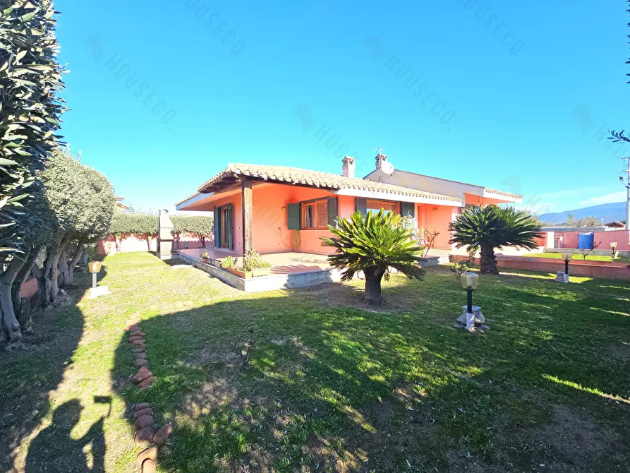 Immagine 1 di Villa in vendita  a Quartu Sant'elena