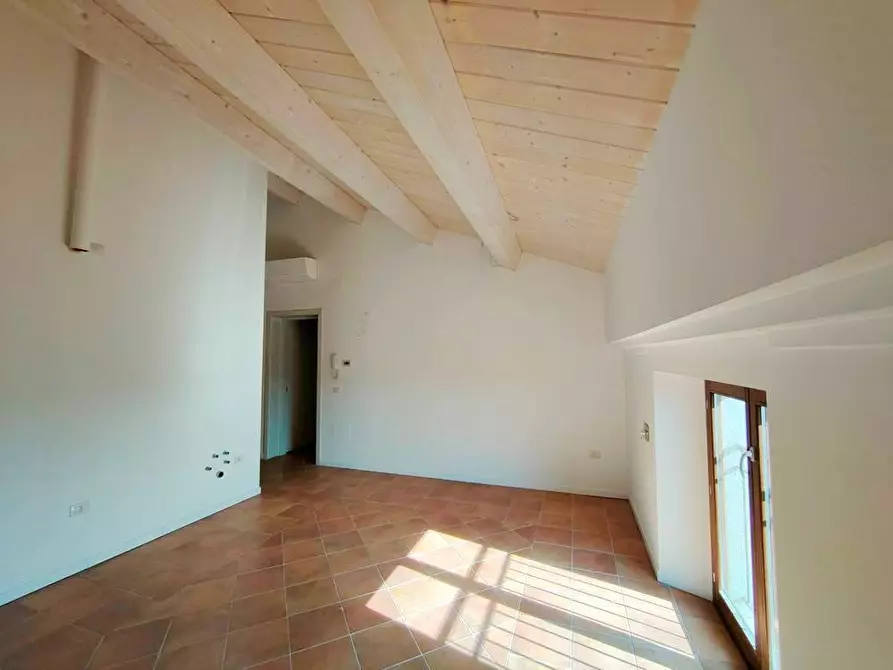 Immagine 1 di Appartamento in vendita  a Terre Roveresche
