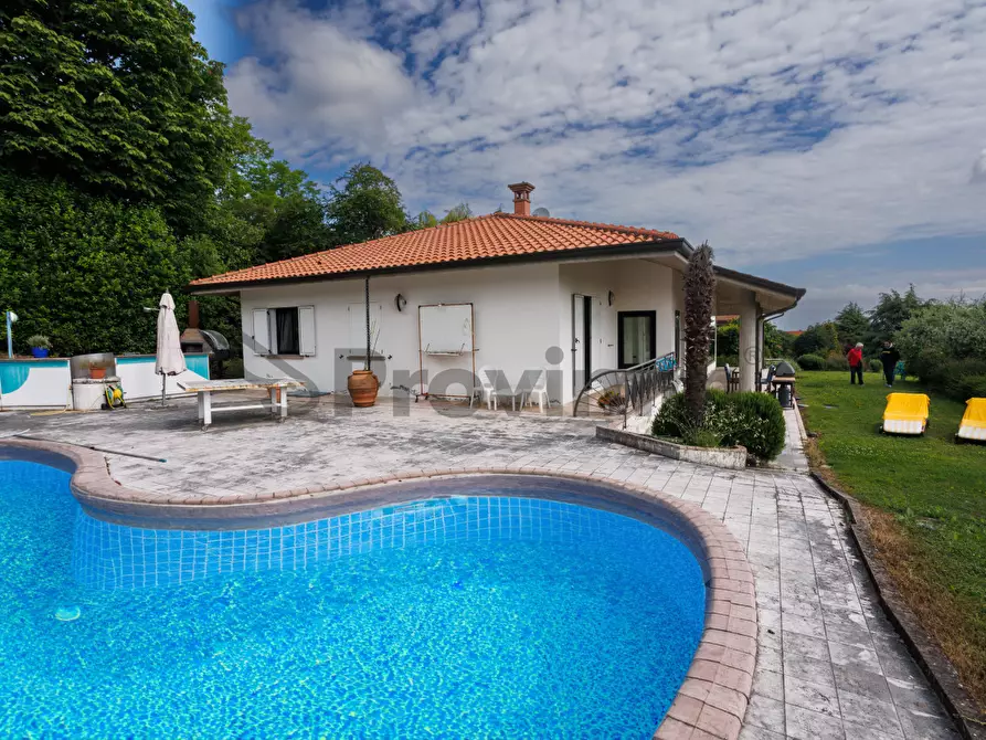 Immagine 1 di Villa in vendita  in Via Rudigliano a Cesena