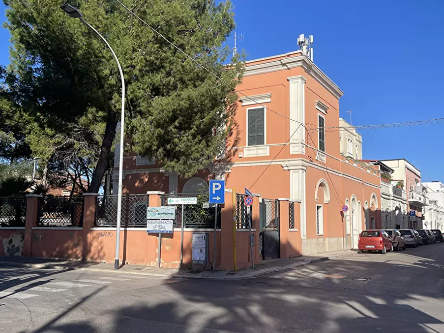Immagine 1 di Villa in vendita  a Bari