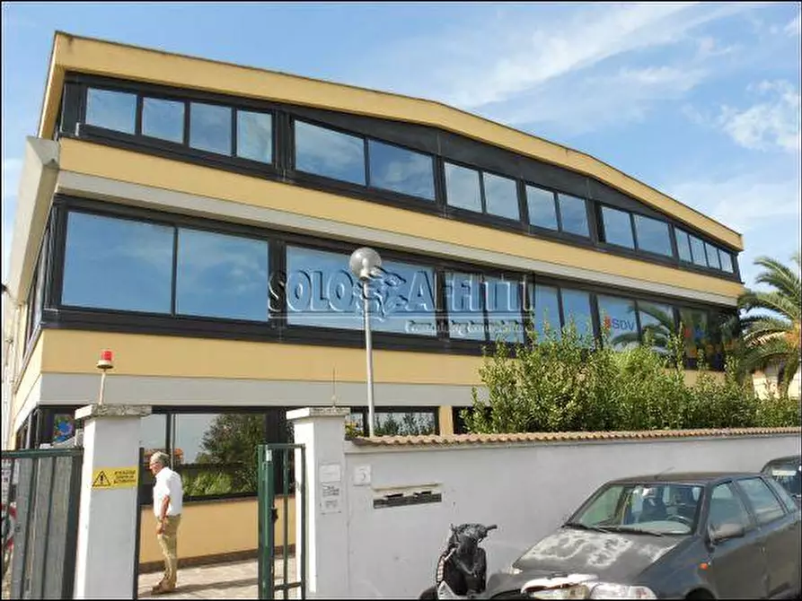 Immagine 1 di Ufficio in affitto  in Via Ivo Oliveti a Fiumicino