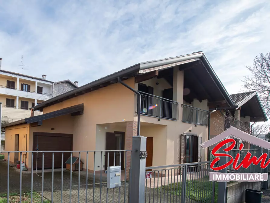 Immagine 1 di Villa in vendita  in Strada privata la Collina a Borgo Ticino