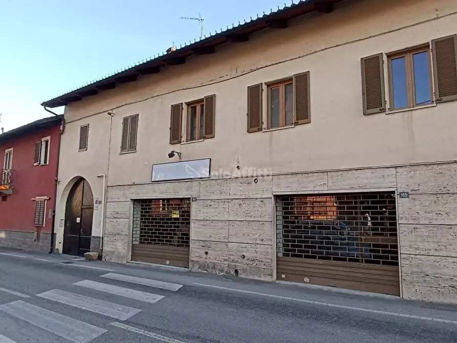 Immagine 1 di Negozio in affitto  in Via Roma a Airasca