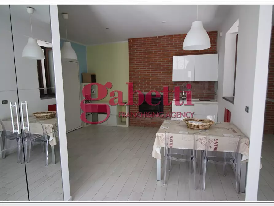 Immagine 1 di Appartamento in vendita  in Via matteotti a Agrate Conturbia