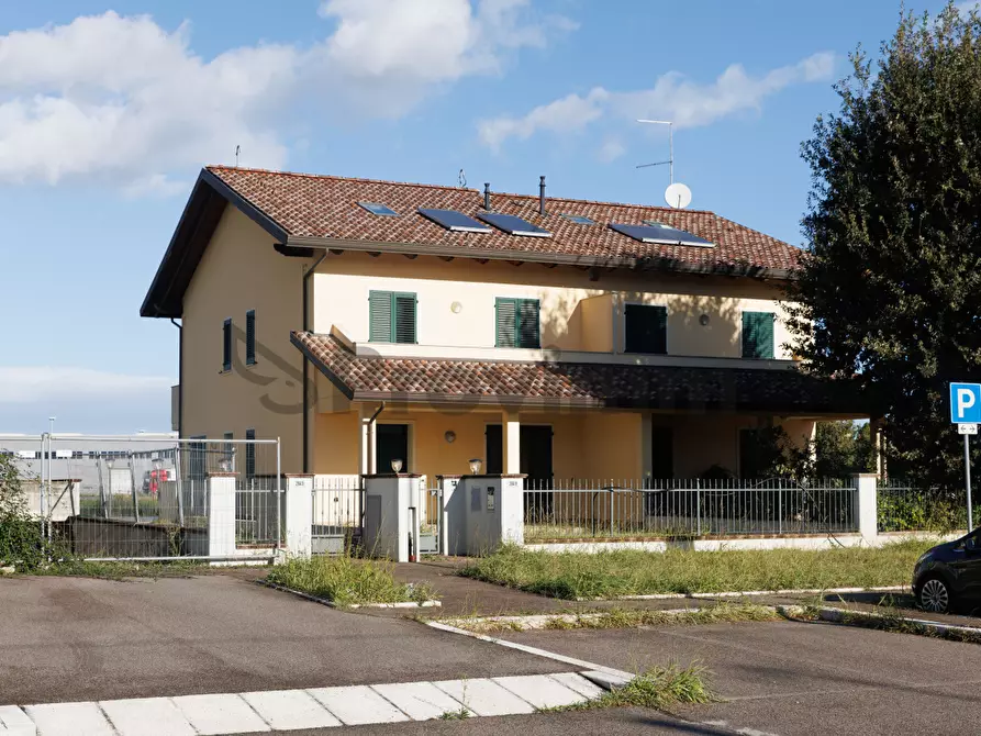 Immagine 1 di Villa in vendita  in Via Diegaro - Pievesestina a Cesena