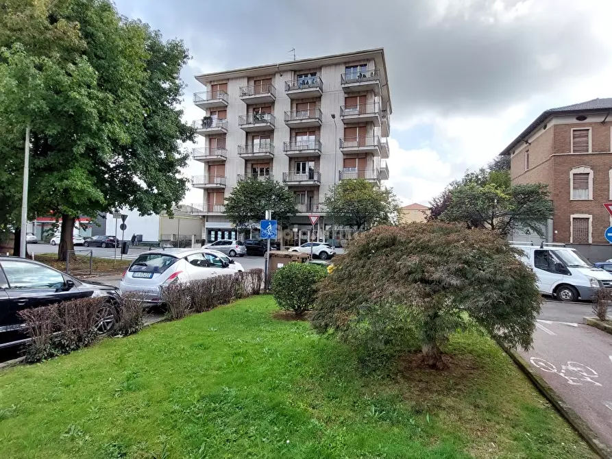 Immagine 1 di Attico in affitto  in Viale Macallè a Biella